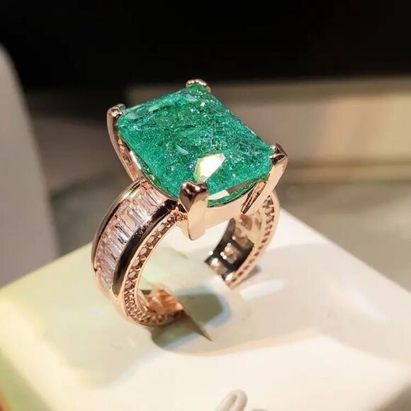 ✨🆕✨ Luxury Boho Green Simulated Zircon S925 Stamped Ring✨ - Picture 4 of 14